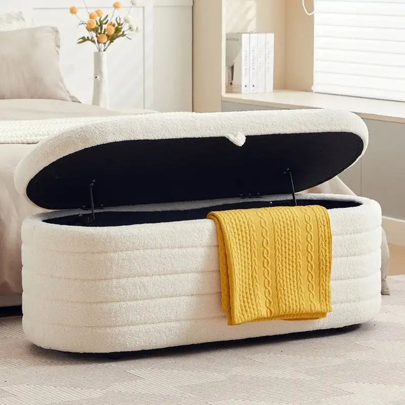 Banc de rangement ottoman en tissu peluche blanc de 45 po pour salon et chambre à coucher, banc de rangement ottoman ovale en sherpa avec repose-pieds et pieds antidérapants